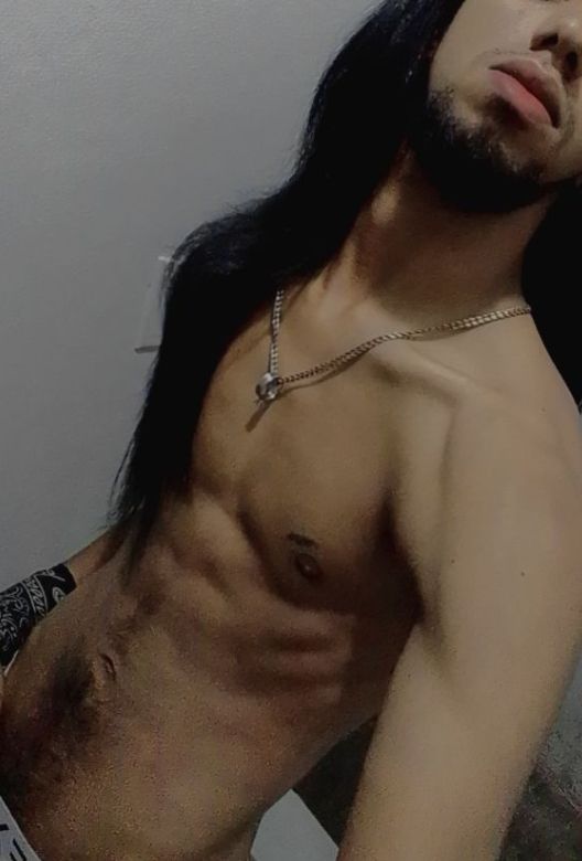 chamel_08's tweet photo. Tenía ganas de volver en mejor forma, pero al parecer mi mal estilo de vida, no me deja subir de peso.

Pero nada:
Que tal Twitter, Él Murciélago, está de vuelta...🦇
#ParaTi #Sigueme https://t.co/pcPrqyus2R