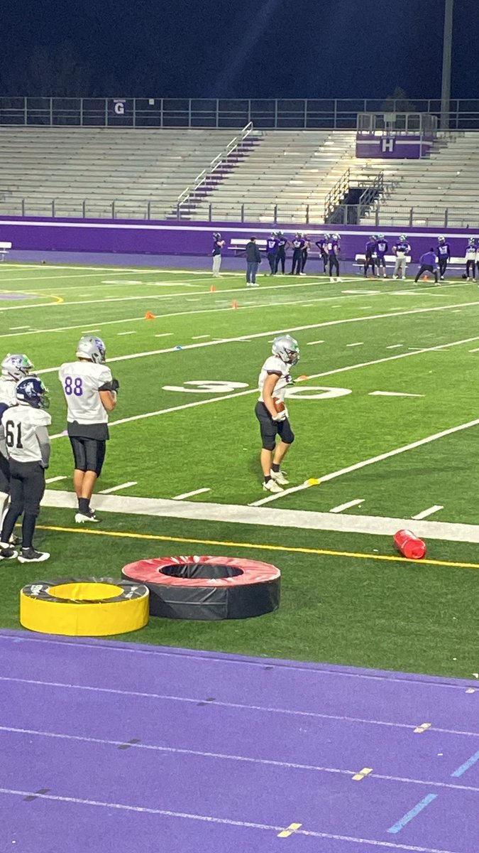 SamSimmonds1209's tweet image. Day #2 of Junior Mustangs tryouts. Having a great mindset is key to be one of the best. Hard work! @WesternMustangs @westernuFB @chatfootball @FootballCanada @onhsfball @FootballOntario