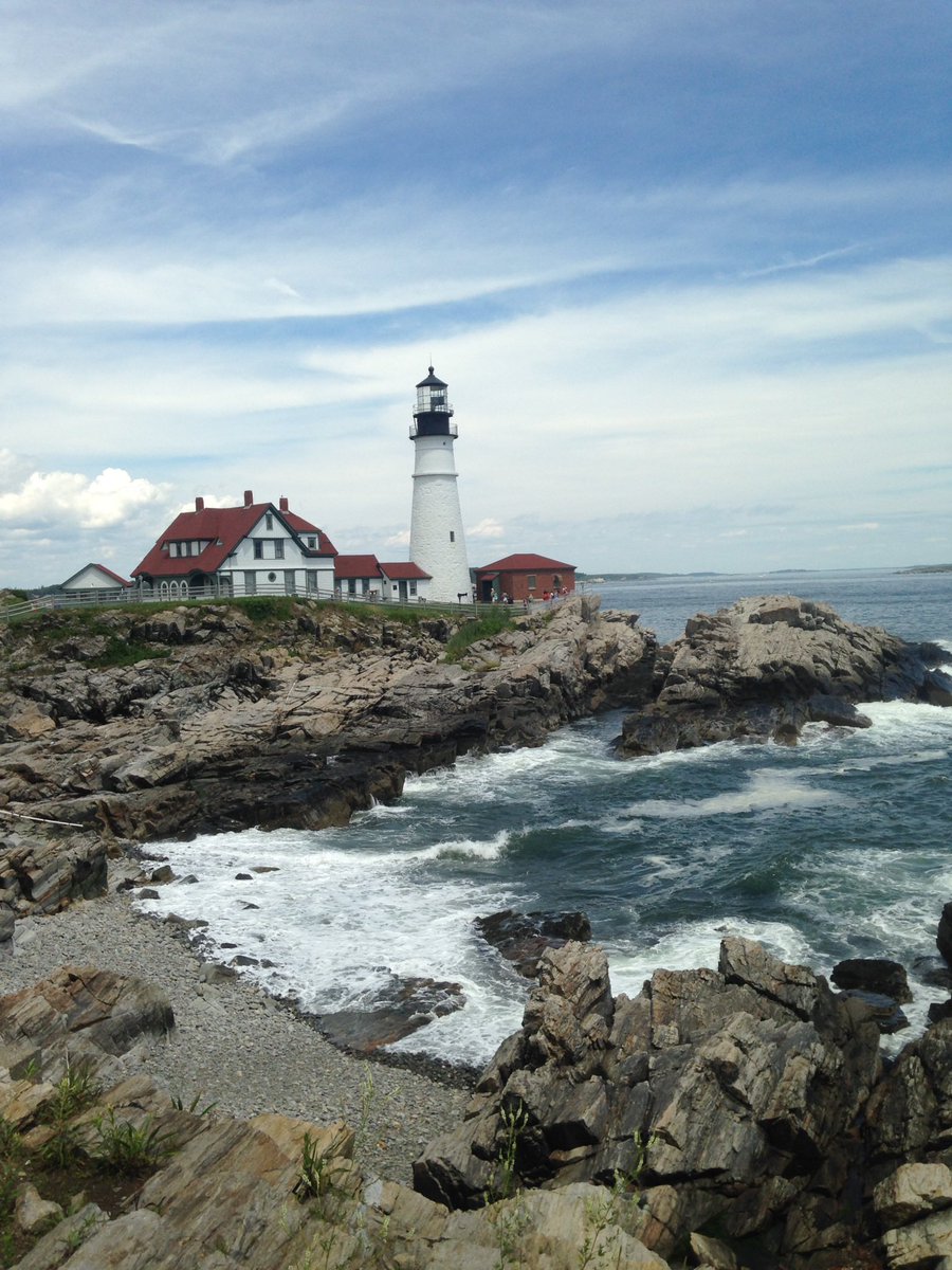 fgottman's tweet photo. @CynicalPublius Portland Head Lighthouse.  Cape Elizabeth, Maine.  Taken ten years ago, one-handed with an iPhone while driving my youngest around in a stroller. https://t.co/PrPVceg6kz
