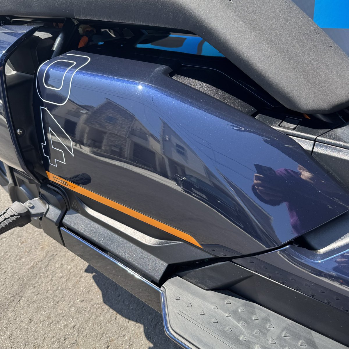 GARAGESHANTI's tweet photo. ☘️Coating Work☘️
"STELLA"
BMW CE-04

STELLAガラスコーティングを施工いたしました🙃
洗車＋ガラスコーティングのサービスで持続期間は約6ヶ月となります✌️

比較的安価なコーティングですがツヤ感は本物です。

季節ごとのコーティングにぜひご検討ください😚

https://t.co/T7T37ndj6U https://t.co/TX0EW1zxFg