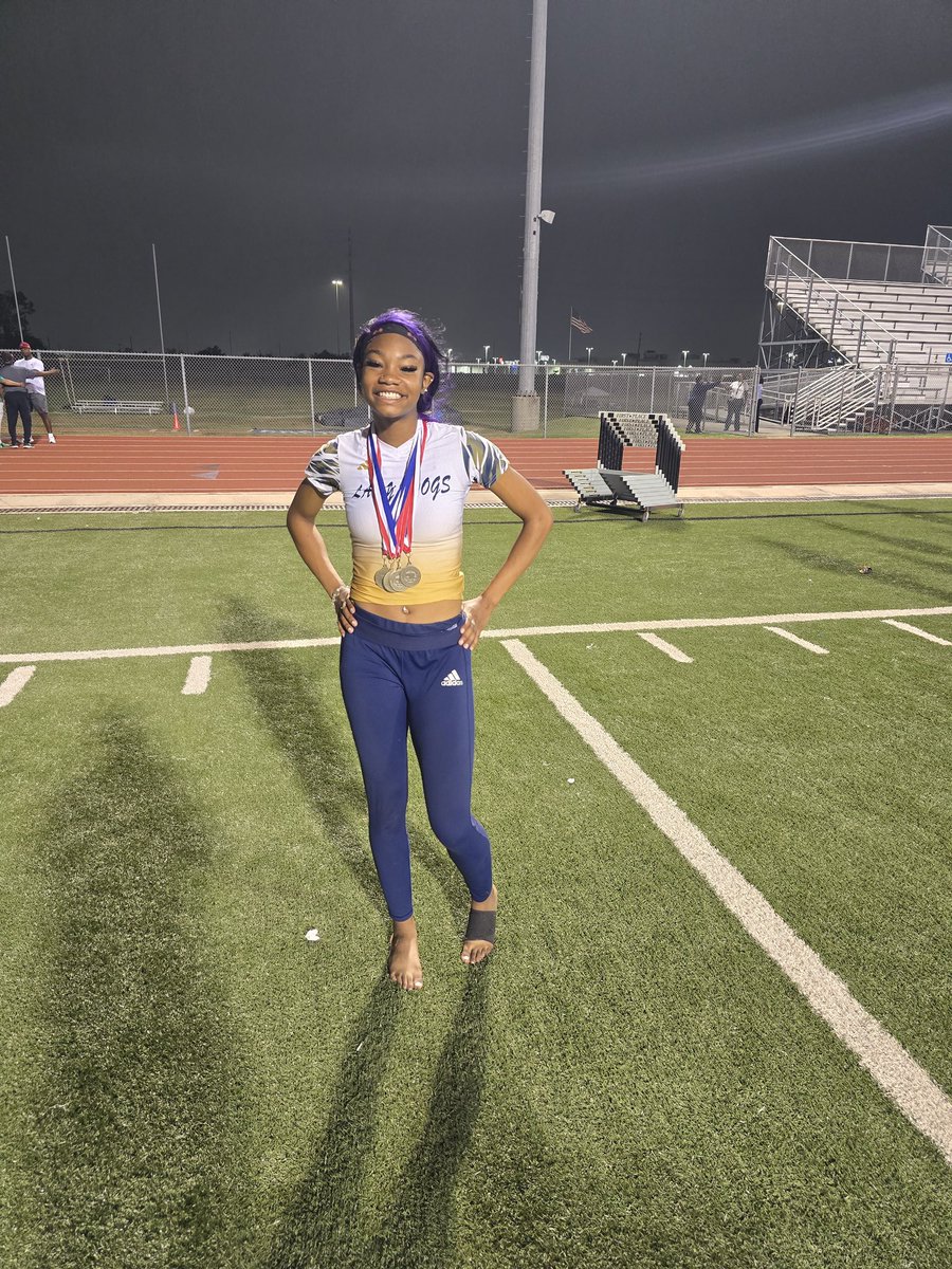 What a way to go out. <a href="/jaycoop2025/">Jayla Cooper</a> goes 4 for 4. 4 gold medals...LJ,4x2 100H, 200m.