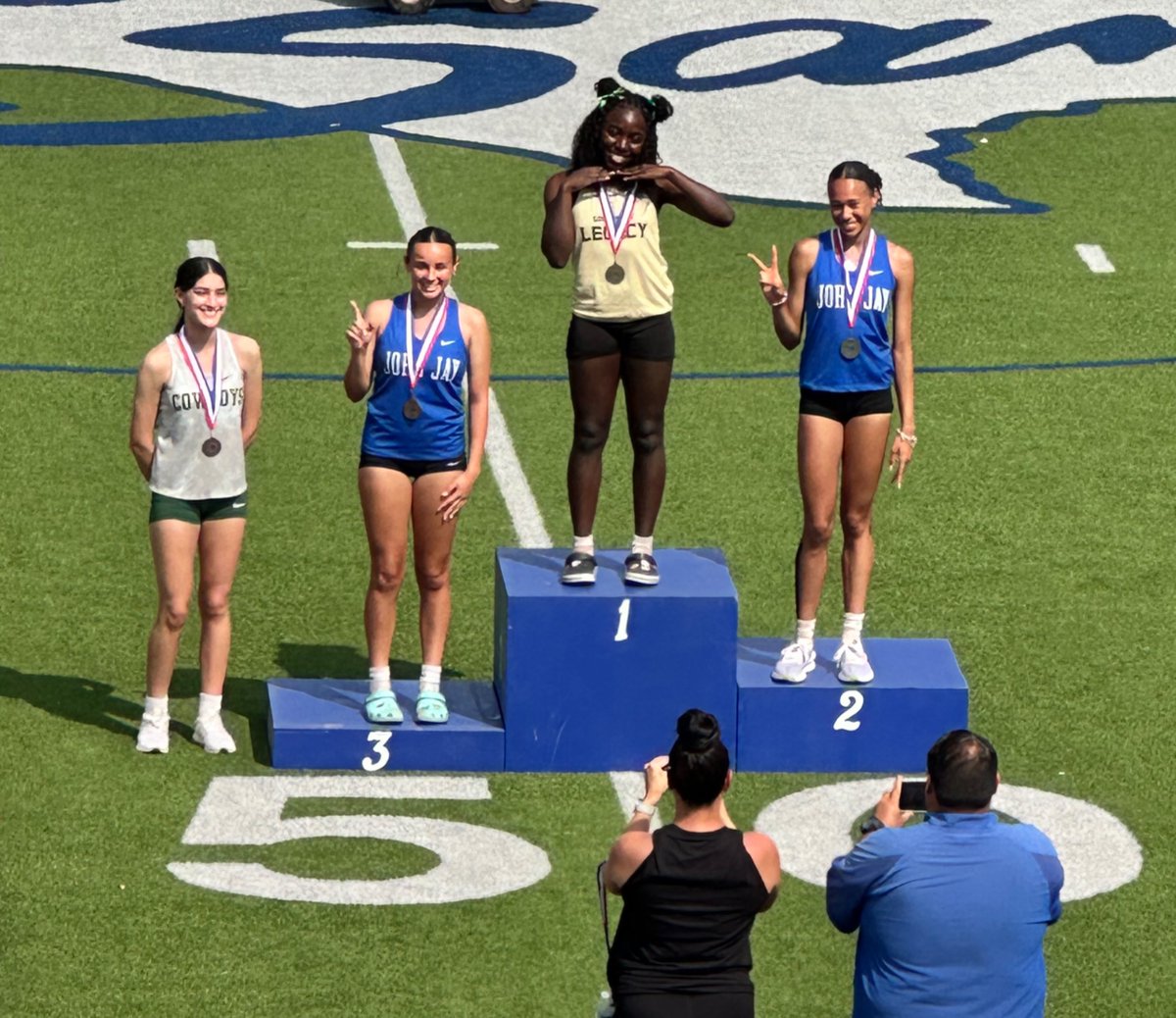 Varsity Girls Track came out on top and are your 28-5A District Champions. Congratulations to all the area qualifiers.
