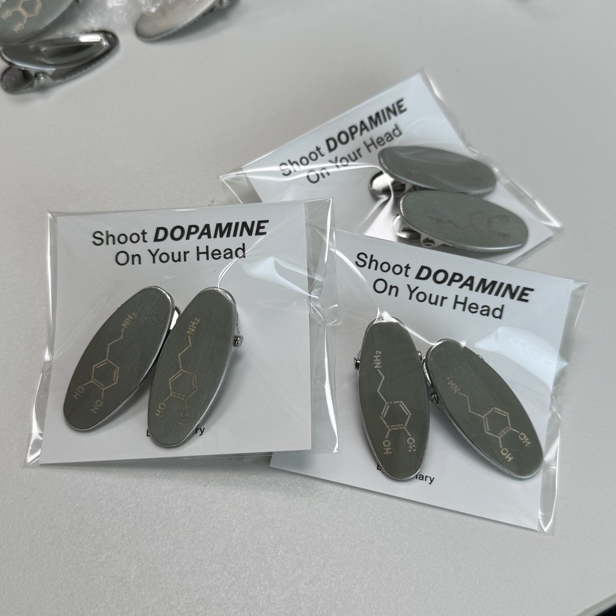 oetzeol's tweet image. #RT 이벤트합니다!!!🥹

도파민 터진 날 머리에 꽂을 도파민 가져가세요•••
*상품 검수 과정에서 탈락한 🤢낡고지친도파핀🤢들을 사장님이 후원(?)협찬(?) 해주셨어요,,, (A급 상품이 아닙니다ㅜㅜ! 이건 사장님이 이벤트 돌리신다니 헤일메리네로 ㅋ)

그동안 낡고지쳤던 자신에게 선물해 보세요