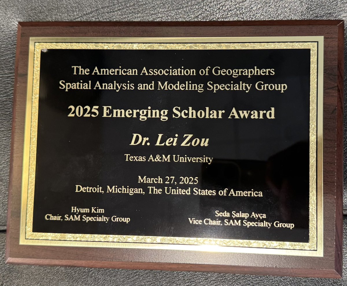 Ray_GISer's tweet image. #AAG2025 Grateful to receive the 2025 Emerging Scholar Award from the SAM Group at @theAAG in Detroit! Truly honored to share this with @grantdmckenzie! I will continue empowering a sustainable future with #GIScience, #responsible thinking, and #interdisciplinary collaboration 🌎