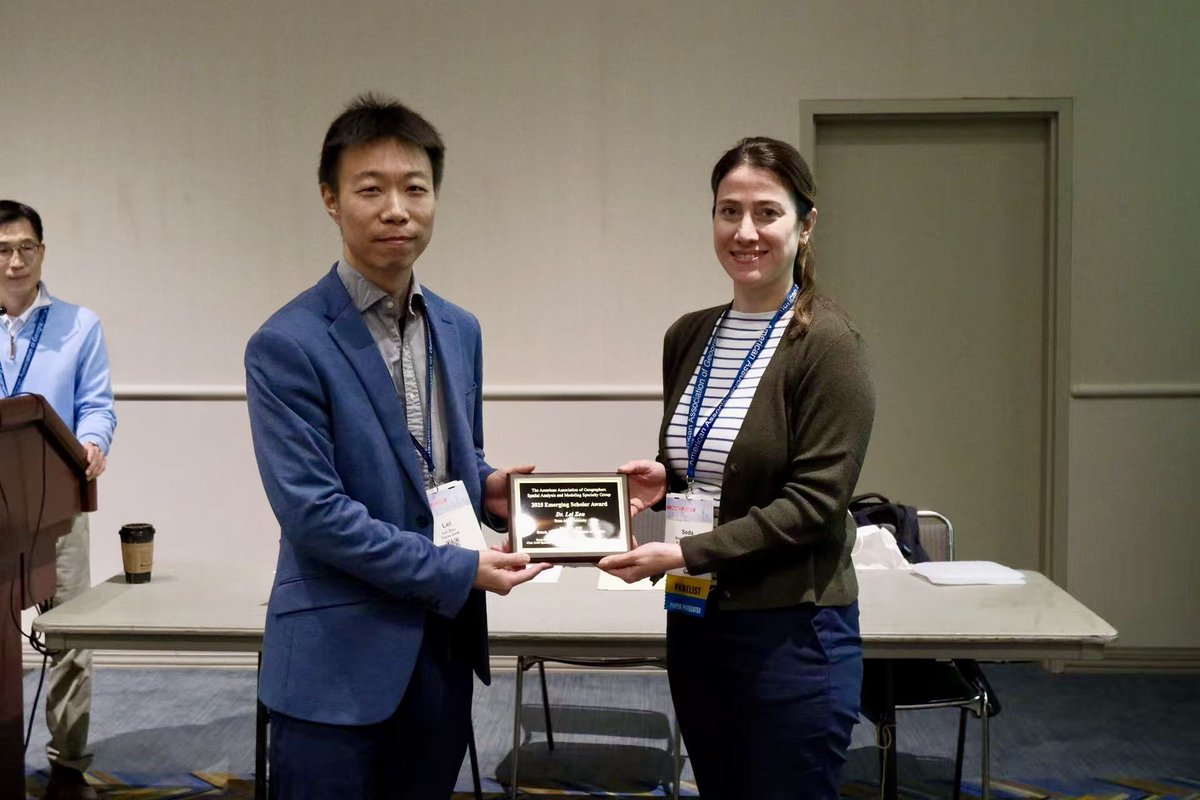Ray_GISer's tweet image. #AAG2025 Grateful to receive the 2025 Emerging Scholar Award from the SAM Group at @theAAG in Detroit! Truly honored to share this with @grantdmckenzie! I will continue empowering a sustainable future with #GIScience, #responsible thinking, and #interdisciplinary collaboration 🌎
