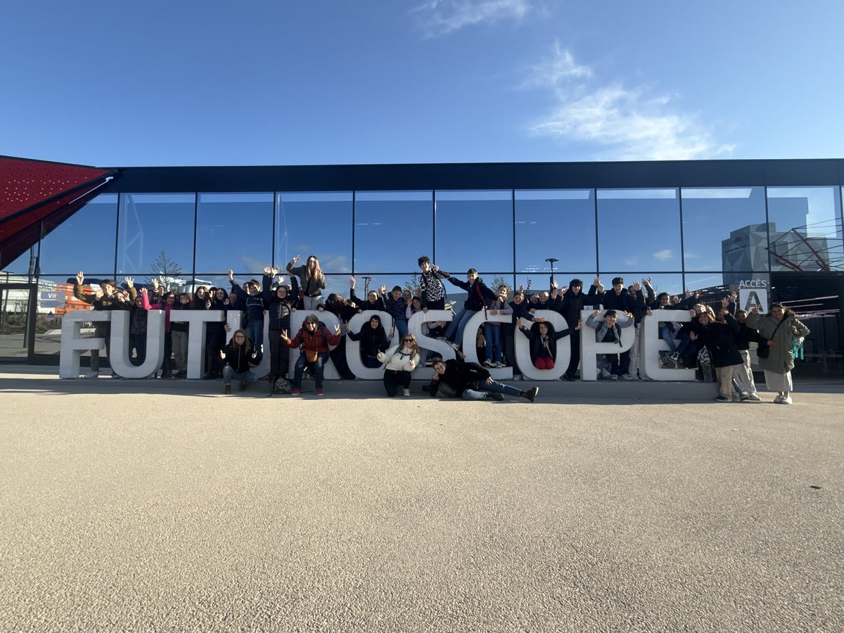 Une journée avec les élèves de la chorale au futuroscope à l’occasion du #fedae Festival des Arts à l’école. lanouvellerepublique.fr/vienne/video-p…