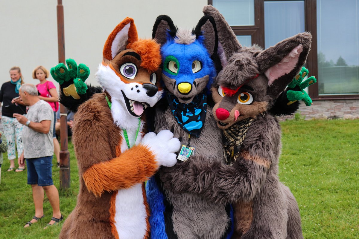 I found a forgotten treasure here with <a href="/TravisTheFoxDog/">Travis</a>  and <a href="/Daflon_Fox/">Daflon</a>  from the last ČeSFuR! I'm really looking forward to the next ČeSFuR! ☺️
📸: <a href="/lukybollard/">Luky Bollard</a> 
#FursuitFriday #furry #fursuiter #furries