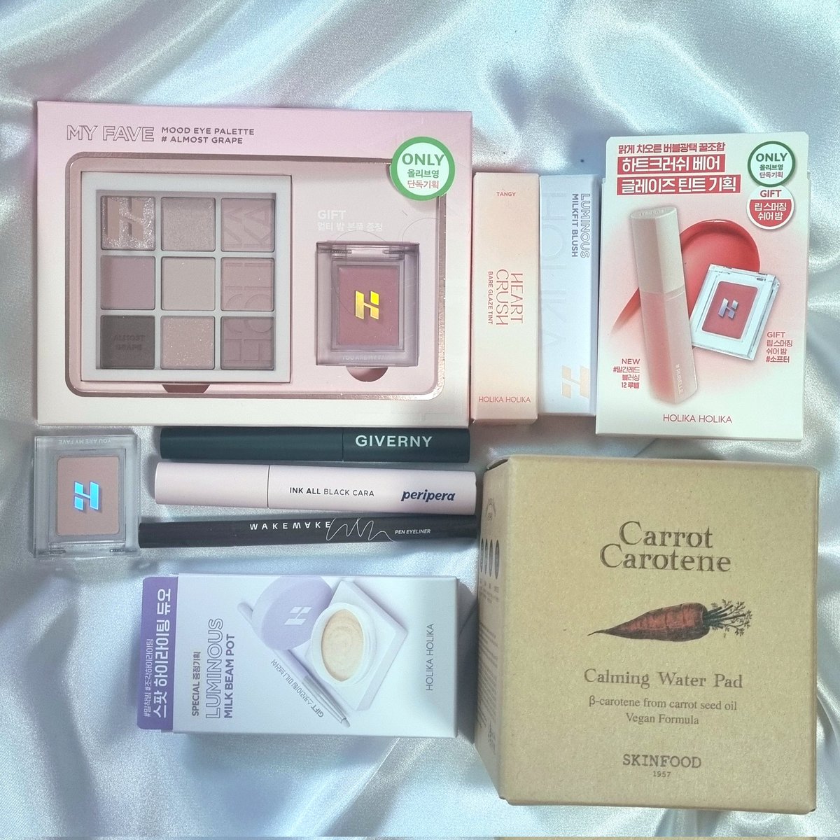 팔로워 대상 #RT이벤트

안녕하세요♡ 화장품박스도 준비해왔어요
반택비 부담 가능하신 분들만 참여해주세요!
#follow +#rt 해주세요♡

팔로워 대상이기 때문에 1회성 팔로우는 하지 말아주세요😢
*전부 새상품이에요!

당발 : 5월 중