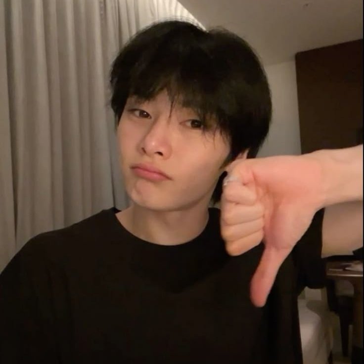 자기 팬이라고 했을 때                            사귀고 결혼하자고 할 때