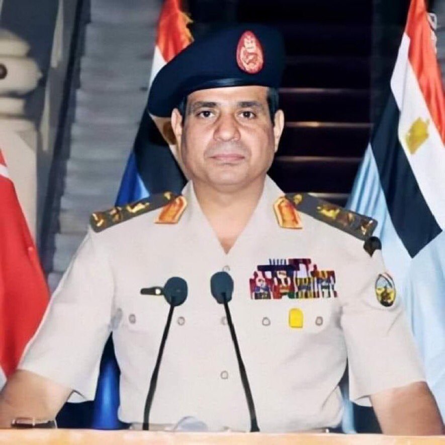 زعيم الشرق الأوسط 🇪🇬 💪 
قسما بالله اللي هيقرب لمصر لأشيله من 
فوق وش الأرض .