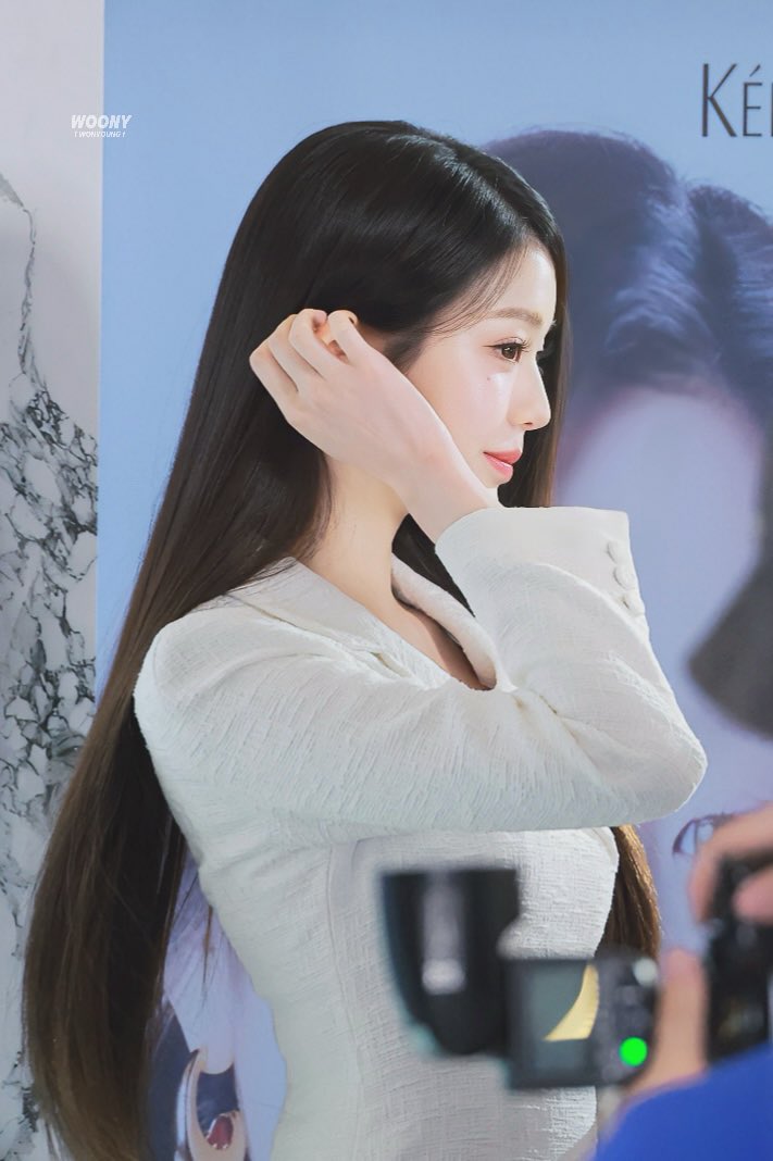 Hwoonyyy's tweet photo. 250403 baby face🍼

#장원영 #JANGWONYOUNG #ウォニョン #아이브 #IVE https://t.co/lbITwW3BqG