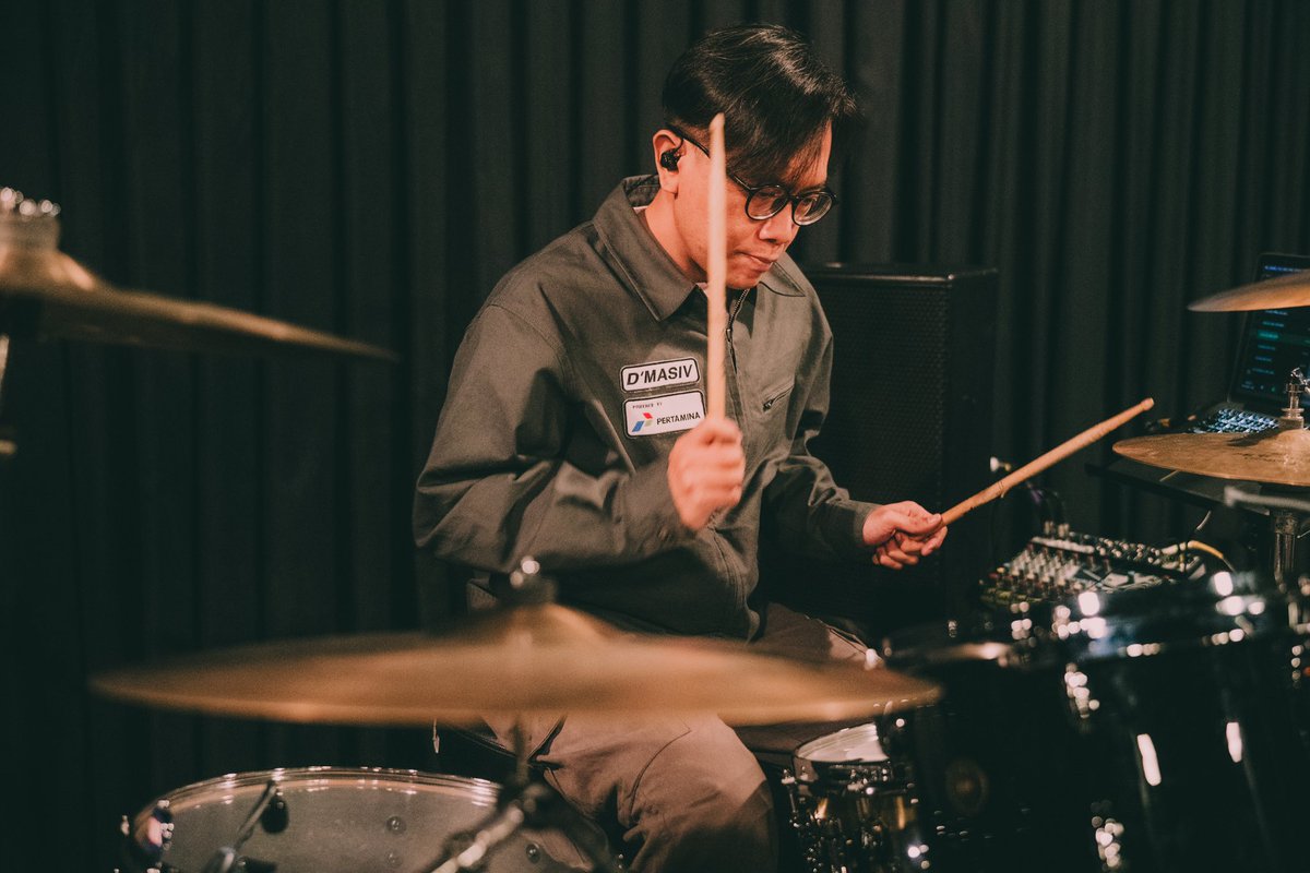 Berasa jadi anak band baru lagi, vibes-nya kayak festivalan! Ikut MUSEXPO 2025 kali ini, siap bawa musik Indonesia mendunia!  

D’MASIV GOES GLOBAL – LIVE IN LOS ANGELES 2025 Powered by <a href="/pertamina/">PERTAMINA</a>"  

#DmasivGoesGlobal #Musexpo2025 #MusikIndonesiaMendunia