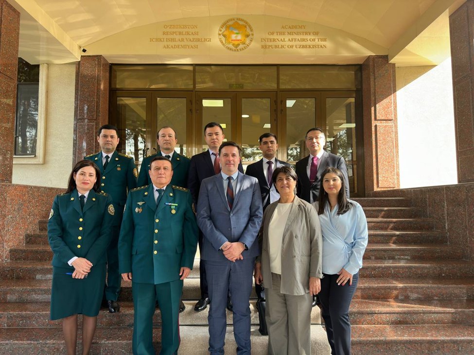 We're starting an important conversation with MIA Academy 🇺🇿 to address rising drug use through smarter and safer policing. We're updating HIV and drug prevention training, focusing on police self-safety and community health. #PublicHealth #HIVPrevention