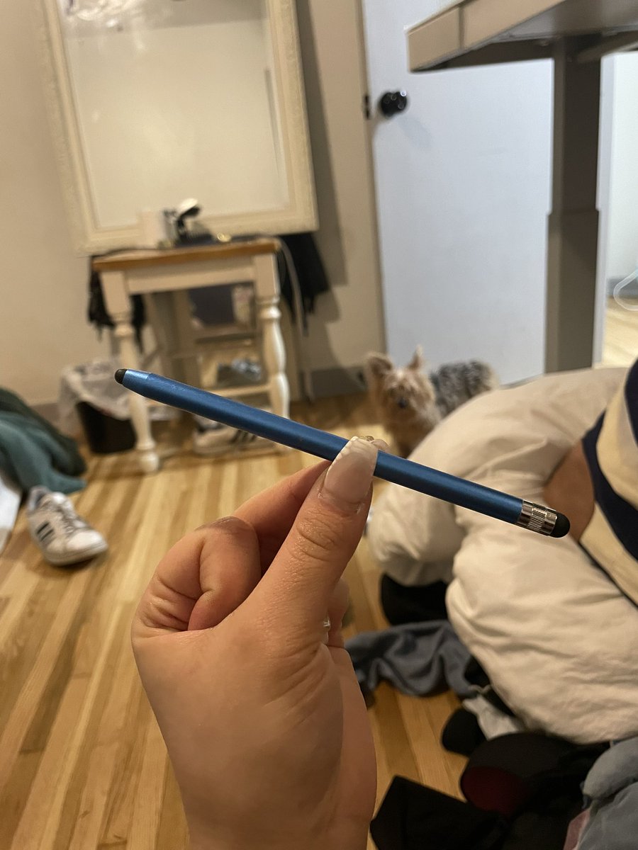 chaoscribbles's tweet image. Emergency   comms   …   (   ignore   my   baby    )