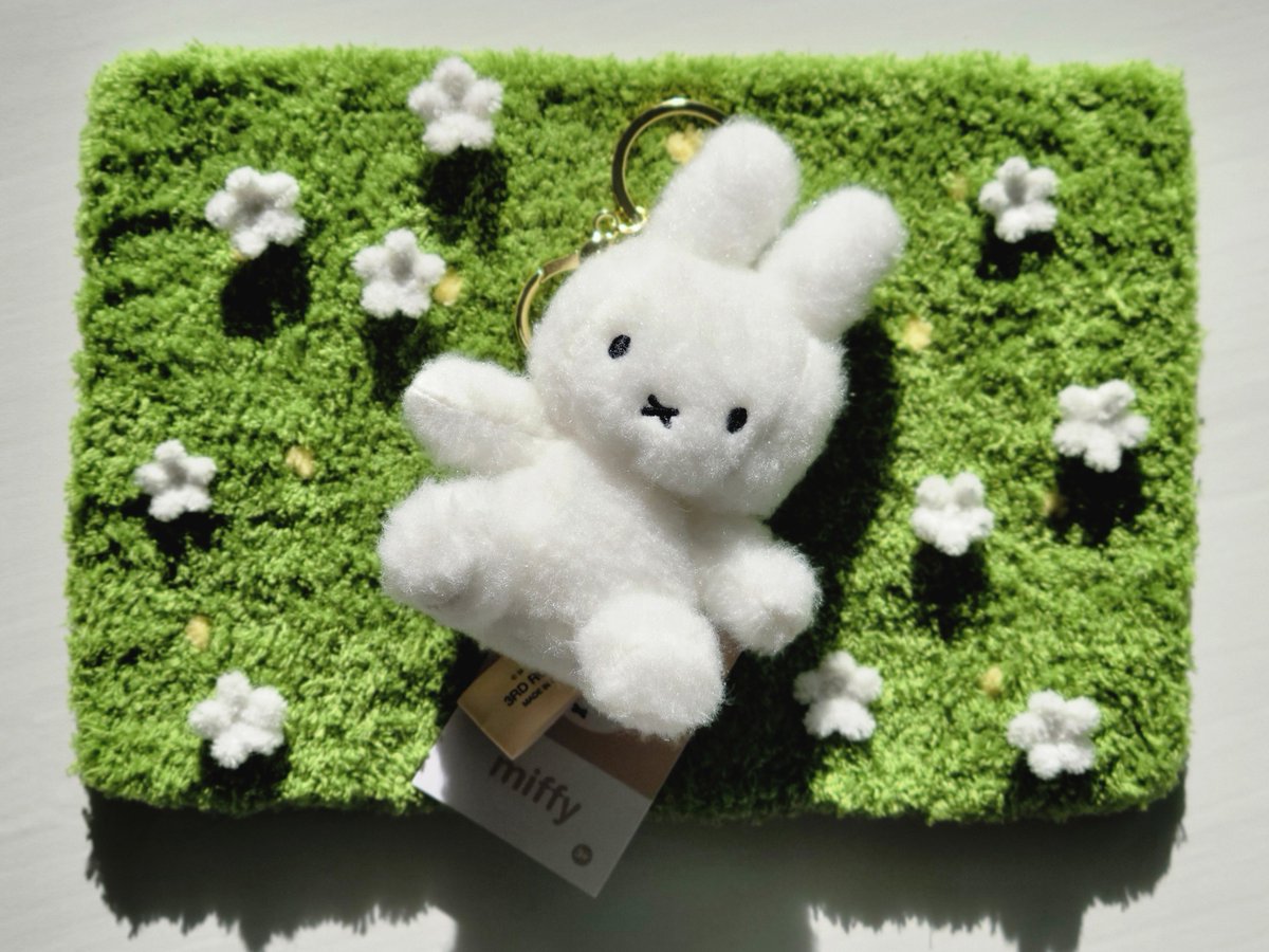 [RT❤️]

길었던 겨울 끝에 봄을 되찾은 것을 축하하는 의미로 잔디밭 위빙 매트 중형(18×25cm)를 RT해주신 두 분께 보내드립니다! 사진의 들꽃 모루 장식도 함께 챙겨드릴게요❤️ 당첨 발표는 4월 15일에 진행하겠습니다~