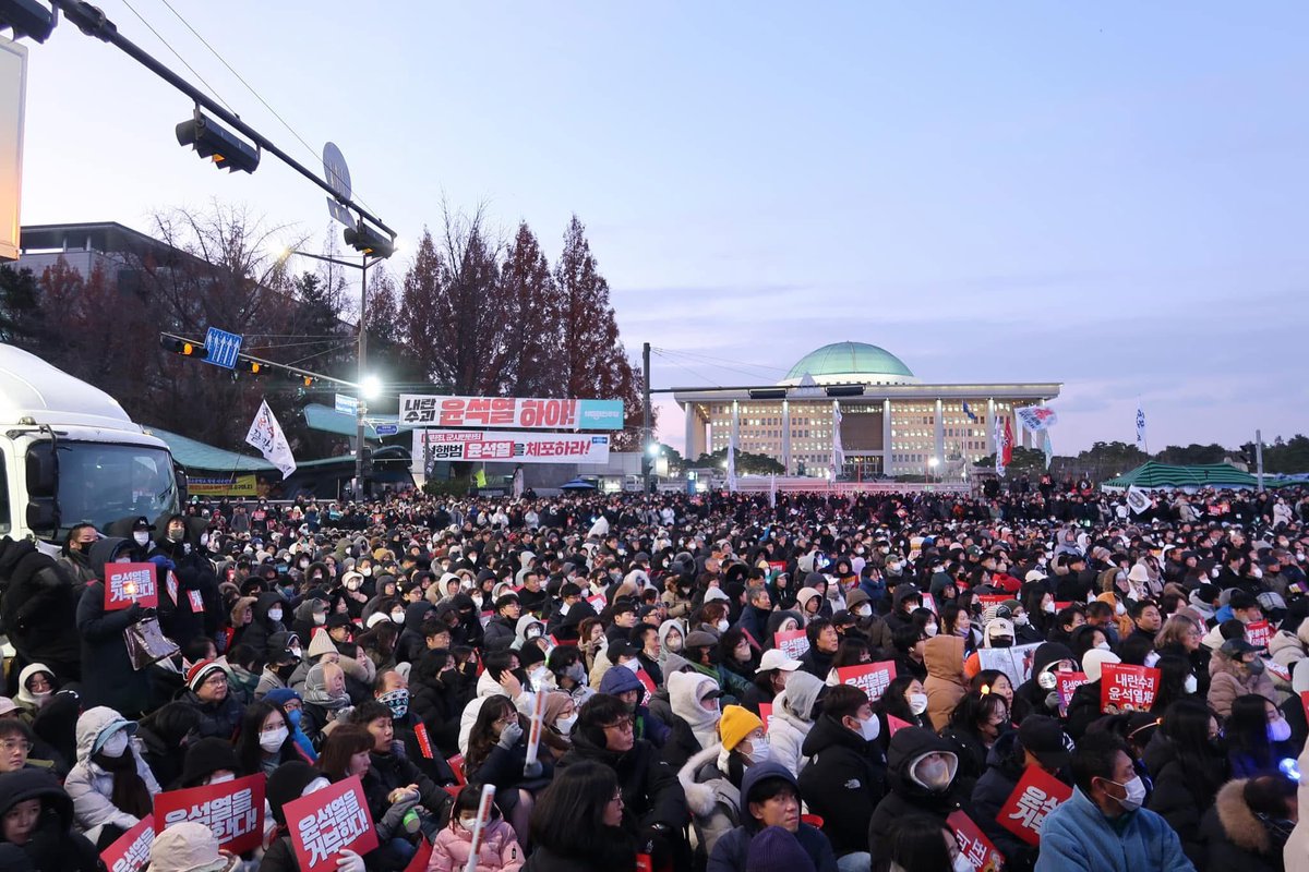 Personally, I feel incredibly proud of the common people who tirelessly exercised their right to peaceful protest over these past four months, and of the eight justices who upheld the law with sound judgment, proving that institutions can do their job when they are needed most.