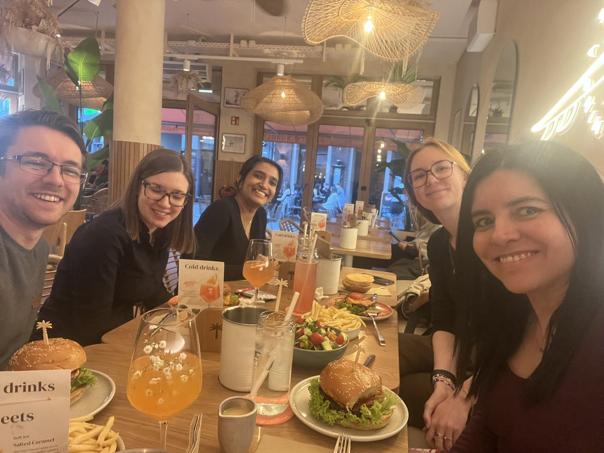 MFSanchez_Lab's tweet image. Super excited to be at the membrane symposium un Düsseldorf with my group!!! Listening to excellent speakers and meeting old friends! #academia #newPI