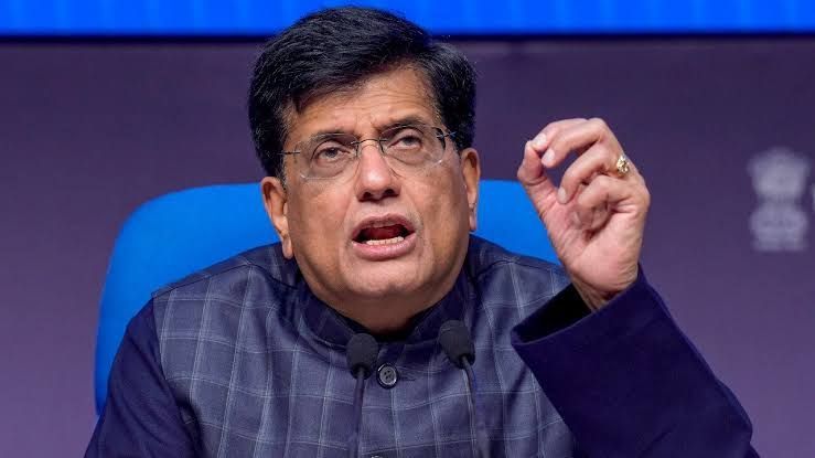 IndianTechGuide's tweet image. 🚨 Billionaires&apos; children use labels like ‘Healthy,’ ‘Vegan’, add Good Packaging and call themselves startups - Piyush Goyal.