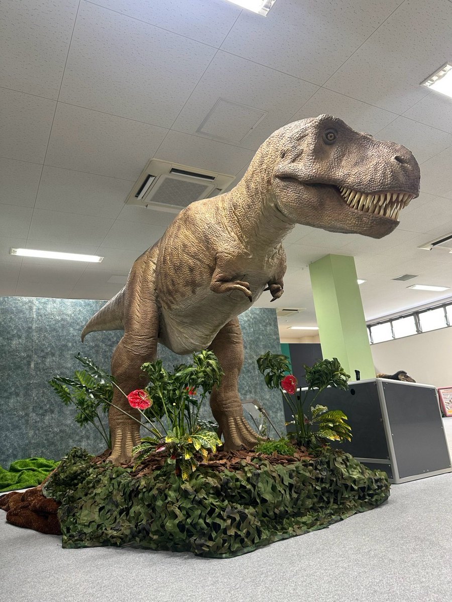 大好評の、見て！乗って！さわって！「恐竜アドベンチャー」は、 明日4