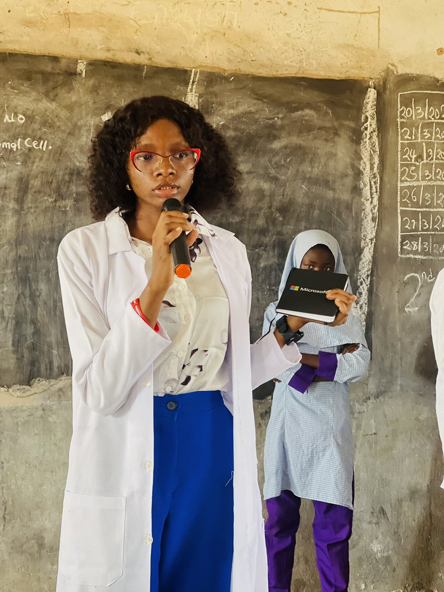 ADEOLATHEBRAND's tweet image. Global health by Day, Tech by night
AMONGST A HOST OF TALENTS 🥰