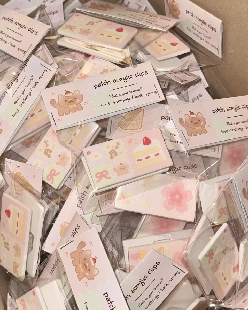 #RT 추첨 두 분께 러브 초콜릿 북 1종 + 양면 아크릴 집게를 선물 드립니다 ♡

모두 너무 고생 많으셨습니다
새로운 봄도 잘 부탁드립니다 🌸