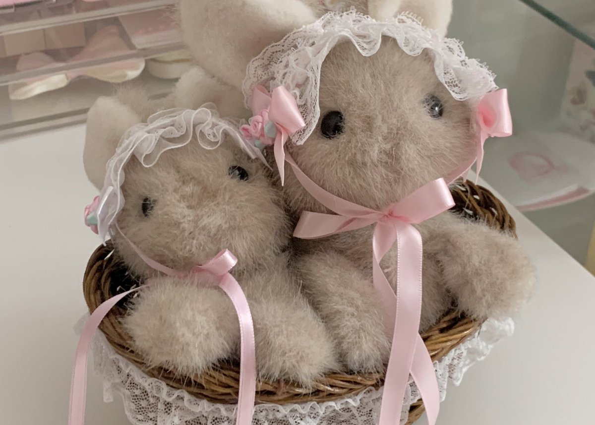 #RT

봄이 온 것을 기념하며, 알티해주신 분들 중 4분께 원하시는 인형 헤드드레스를 선물해드립니다🌸