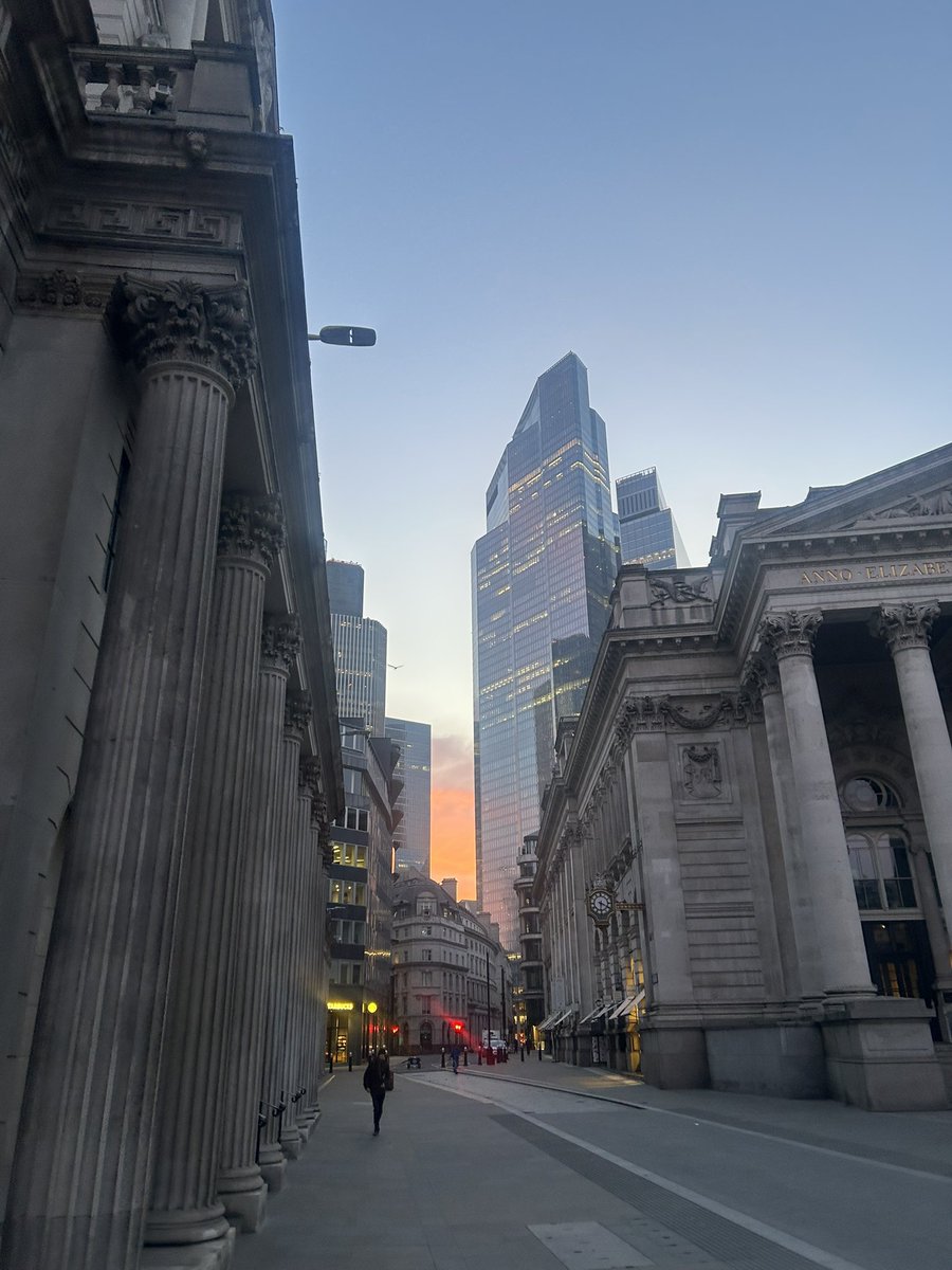 TorrieCallander's tweet image. Nice morning in London