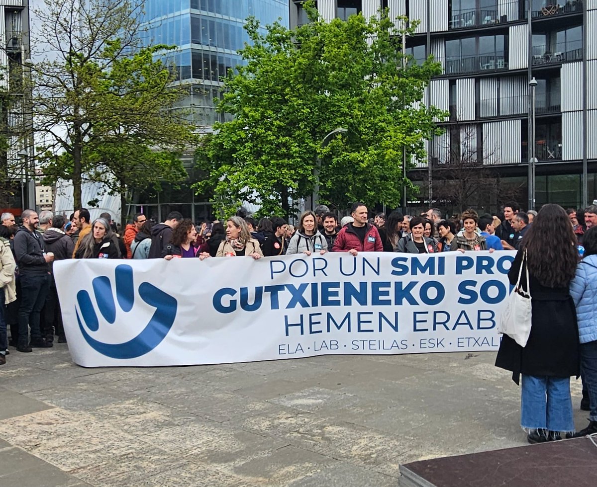 ELACAF's tweet image. ELA-CAF empresako ordezkariak CONFEBASKen Bilboko bulegotara joan ginen atzo Euskadin gutxieneko soldata eskatzeko.
Los delegados de ELA-CAF acudimos ayer a las oficinas de CONFEBASK de Bilbao para reclamar un salario mínimo en Euskadi