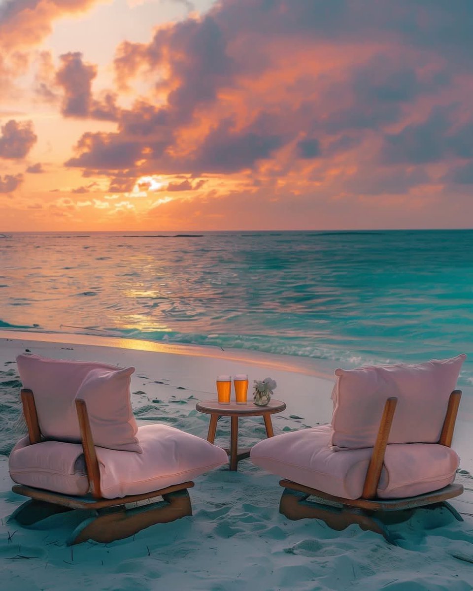 fayafox's tweet photo. Waking up to a peaceful morning, may your heart be as calm as the sea. Good morning! ❤️ https://t.co/RXybPRohNp