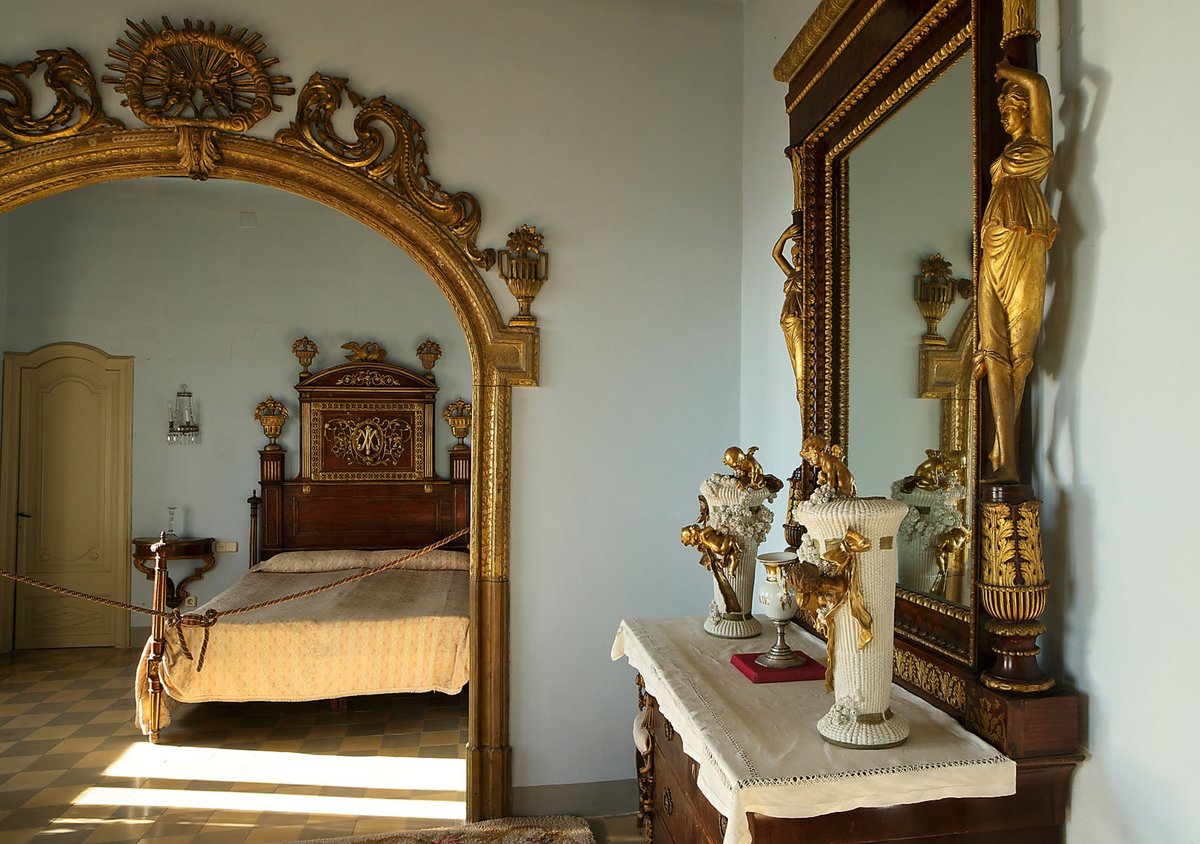 MuntanyesCD's tweet image. 👉La gent del Camp estem força acostumats a veure i reconèixer la silueta del Castell d’Escornalbou però potser no tanta gent coneix el seu interior✨
 
🏺La visita guiada per l’interior  ens permetrà observar com era una casa senyorial de principis del segle xx