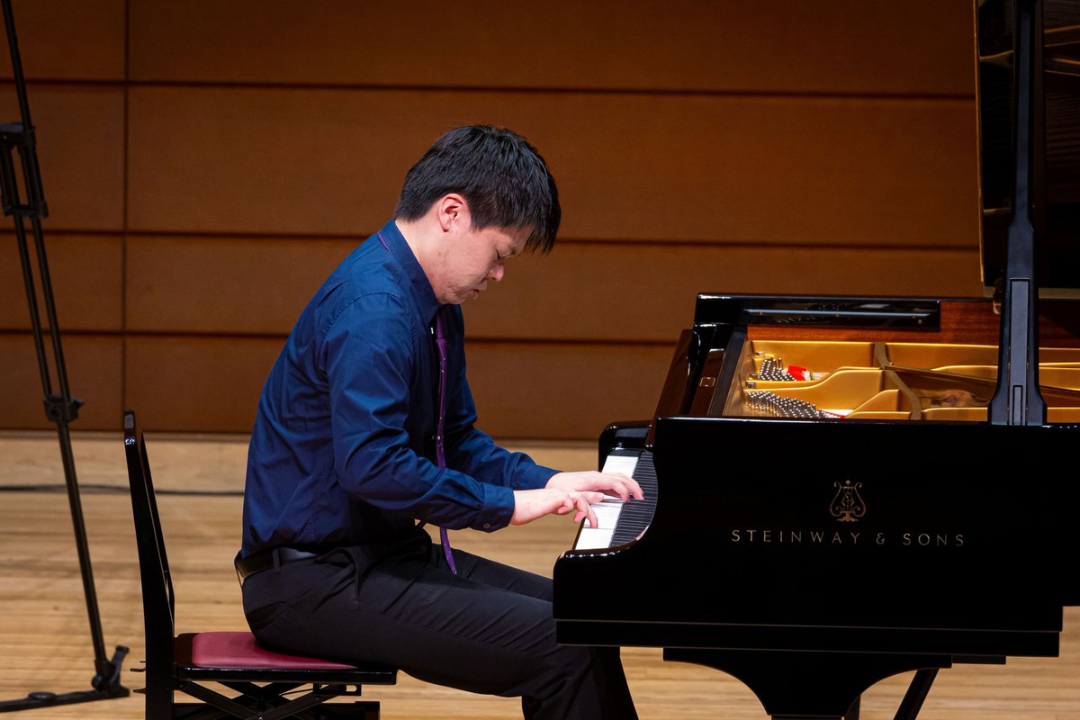 【日本バッハコンクール優勝者インタビュー記事紹介♪】
大学・大学院部門：上村　昇馳さん
演奏曲：イギリス組曲 第6番 ニ短調 BWV811 プレリュード

自分自身に気合いを入れて自分を信じて演奏しました。
bach-concours.org/p/15_72.html

#日本バッハコンクール
#優勝者
#東音企画
#henleverlag
