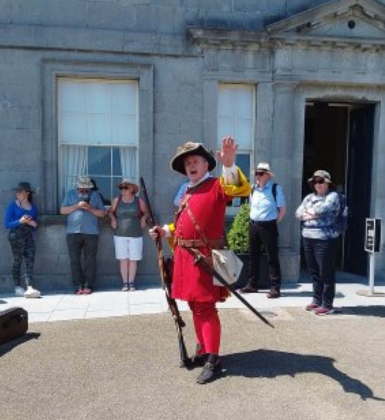 Time travel is guaranteed but you won’t need a Tardis! Walk with Historian Tóla Collier &amp; find out about the tactics, strategy, geography, &amp; personalities at the Boyne in 1690. #OPW #heritageireland #louthtourism #meathtourism #boynevalleytourism #droghedalife #droghedatourism