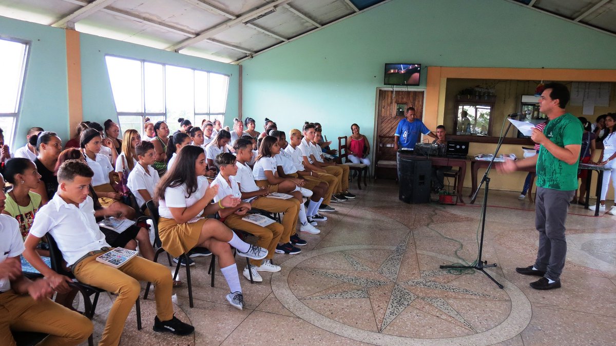 RadioBahia104FM's tweet photo. Este #4deAbril nuestros niñas, niños y adolescentes realizan la consulta del anteproyecto del Código de Niñez, Adolescencias y Juventudes. Un espacio para para mejorar esta nueva norma que protege sus derechos. #CrecerEnDerechos #64OPJM #63UJC #PorUnMundoAlDerecho #ConsultaCódigo https://t.co/mfkbQMWjT7