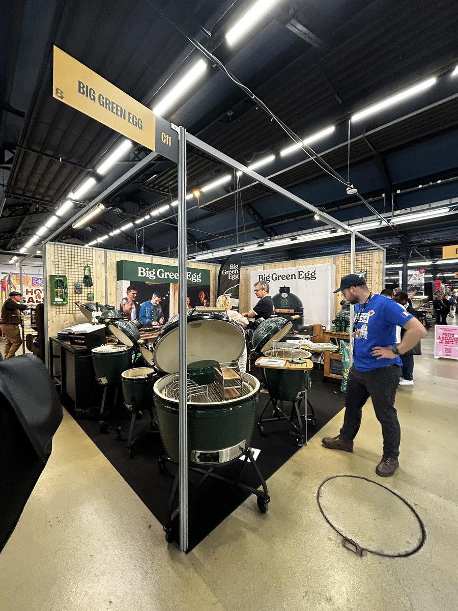francisbatt's tweet photo. Venez nous voir au salon #BarbecueExpo au Parc Floral avec @BigGreenEggFR https://t.co/AM7CzcoTiI