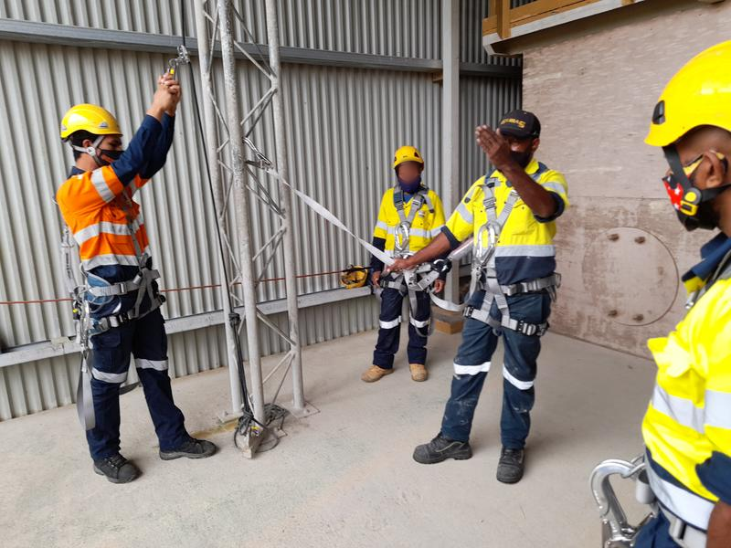 rsengineering25's tweet photo. Gear up for safety 👷‍♂️🔒 Our team dives deep into the essentials of harness inspection and fall protection, ensuring no step is left unchecked. Safety starts with knowledge 
#FallProtection 
#Teamwork 
#WorkplaceSafety https://t.co/30CUGbKLI9