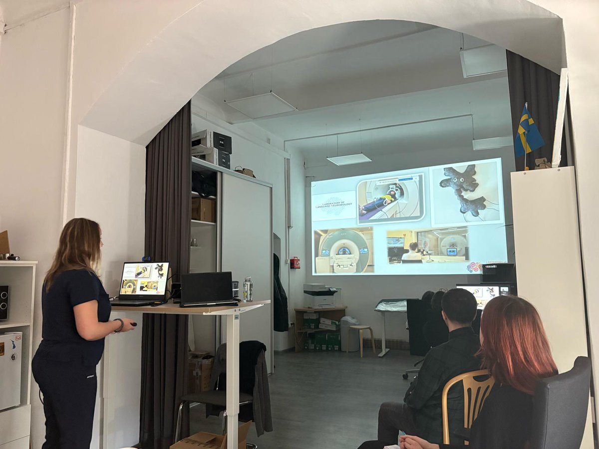 cles_ncu's tweet image. Last week we had a visit from @PAN_akademia and @UniWarszawski's #babylab - Agnieszka Dębska was talking about "From speaking faces to letters - searching for the beginning of the word form area in the brain " 👶🧒🅰️🅱️🅾️🧠