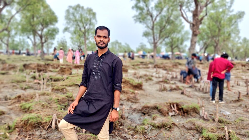 MainuMaruf's tweet photo. Guliakhali Sea Beach, Chattogram, Bangladesh https://t.co/RsrcM1WyF6