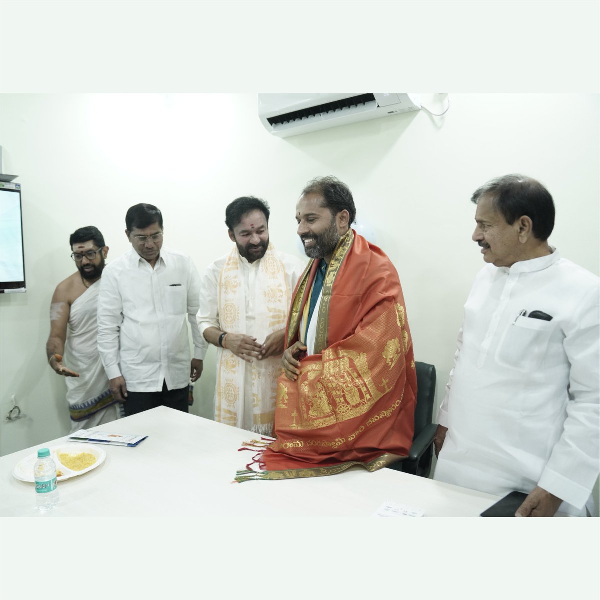 IIDIncubator's tweet photo. With a vision to empower entrepreneurs and drive India's economic growth, We are thrilled to announce the grand inauguration of our new Udyam Facilitation Center in Telangana, Viksit Bharat Entrepreneurs Network.

This center will serve as a one-stop solution for startups, MSMEs, and business aspirants, providing:

✅ Business Mentorship & Guidance
✅ Funding & Investment Support
✅ Skill Development & Training
✅ Networking & Collaboration Opportunities

A huge thank you to our Chief Guest, @kishanreddybjp , Hon'ble Union Minister of Coal and Mines, for gracing this occasion and supporting the entrepreneurial ecosystem in Telangana.

This is just the beginning! Let's build a thriving Atmanirbhar Bharat together. 
@amarhindu 
.
.
.
#business #businessideas #entrepreneur #iidincubator #entrepreneurship #ViksitBharat #IID #UdyamFacilitationCenter #Entrepreneurship #StartupIndia #MSME #BusinessGrowth #Telangana
