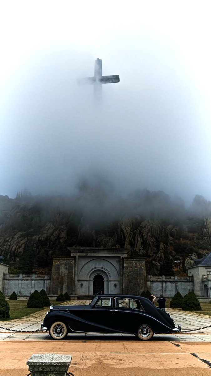 Frente a los criminales que lo van a profanar y los cobardes que lo van a permitir, nuestra misión es salvar el Valle de los Caídos.

#SalvemosElValle