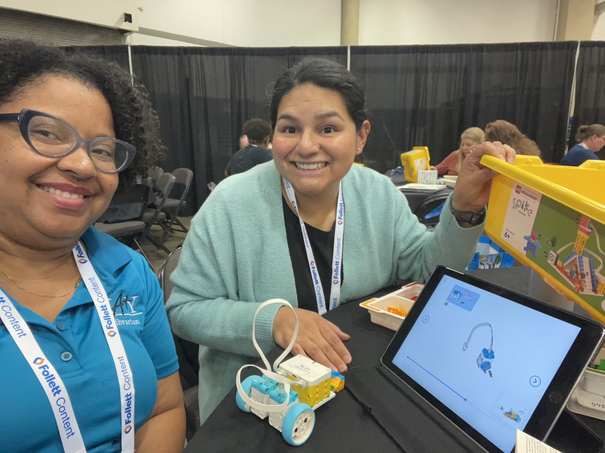 SESSharkLibrary's tweet image. #TXLA25 Day 2 with ❤️Legos -Literature-Learning-Librarians ⁦@katy_libraries⁩ ⁦@schmalzsharks⁩ ⁦@kfoxfix⁩ ⁦@KChristieLaw⁩