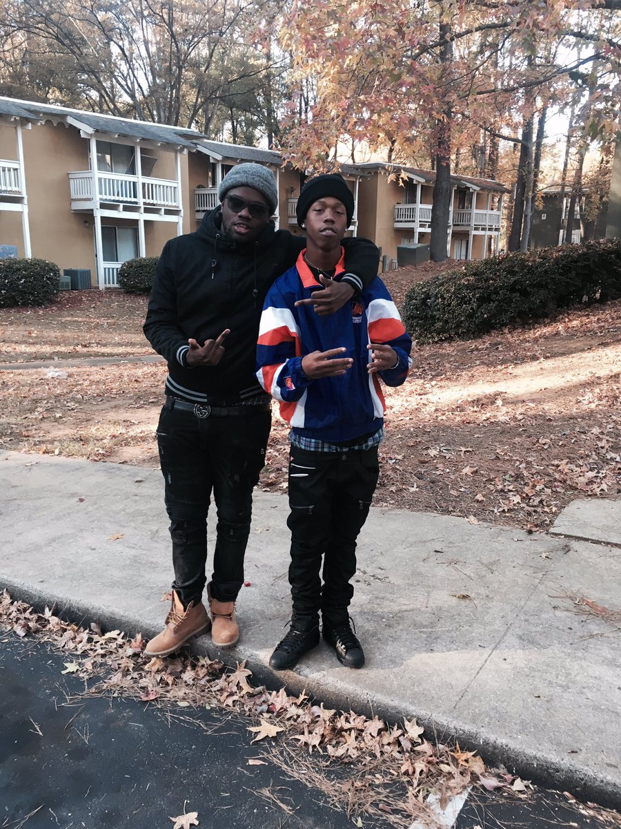 1bossmanRR's tweet photo. LONGLIVEOURBROTHERTRIPP
FREEOURBROTHERLILTEEZY
Me @NROCASSH da heart &amp; soul of dis LOE/NRO shit definition of loyalty over everything https://t.co/vakKiRoLxx