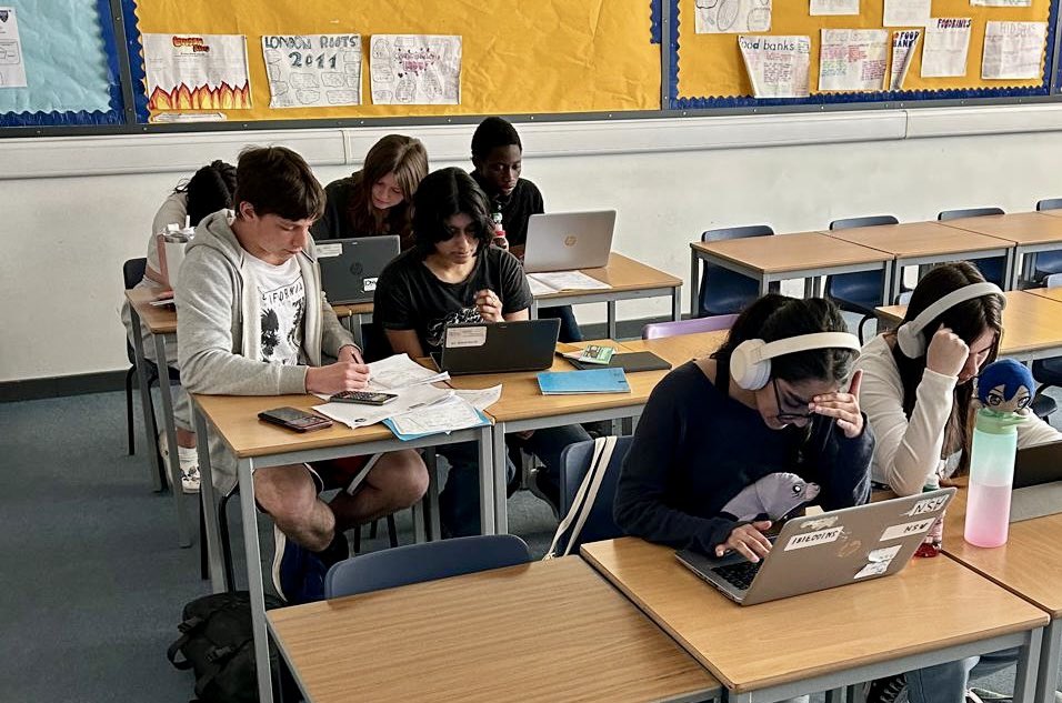 Many thanks to all our pupils who are engaging in the extra support offered during our ‘Easter School’, including in Maths, Business, Biology, Art and study support. Thanks too to staff for their time. #loveofwork