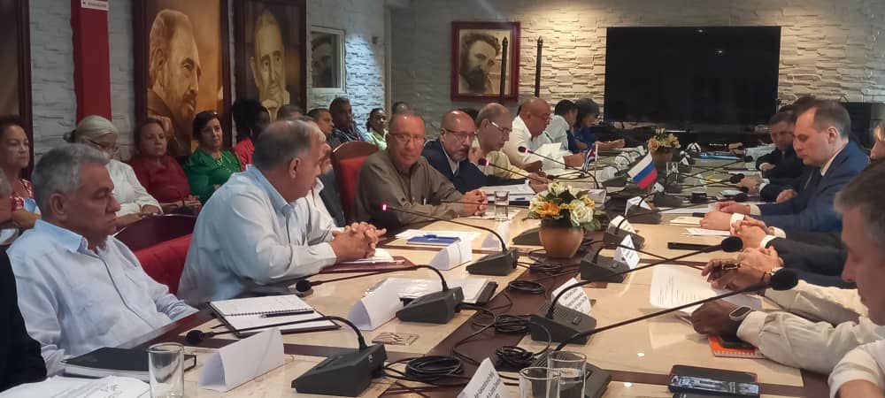 Ministerio de Industrias de Cuba (@mindusindustria) on Twitter photo #IndustriasCuba
Encuentro intergubernamental #Cuba-#Rusia, importante vínculo para el #DesarrolloIndustrial
<a href="/MindusIndustria/">Ministerio de Industrias de Cuba</a> #IndustriasCuba
Encuentro intergubernamental #Cuba-#Rusia, importante vínculo para el #DesarrolloIndustrial
<a href="/MindusIndustria/">Ministerio de Industrias de Cuba</a>