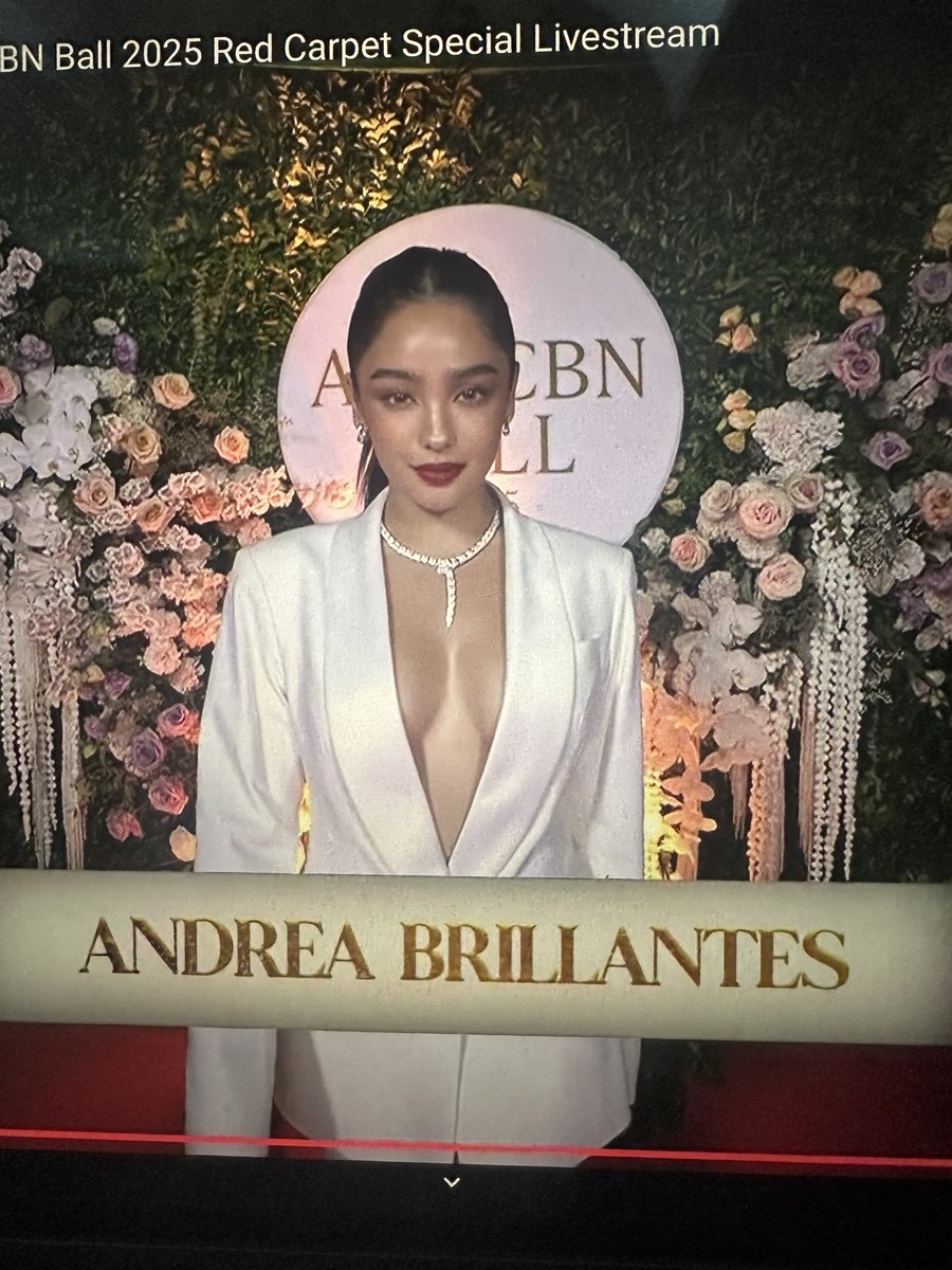 Micah210481800's tweet photo. ACKKK 🤩😍 THE ANDREA BRILLANTES EVERYONE!!👸👑  THE MOST BEAUTIFUL FACE OF 2024 and THE MOST IMPORTANT STAR OF THIS GENERATION ✨⭐️🌟 

#Andreabrillantes #ABSCBNBall2025 #Andreabrillantesonabscbnball2025 https://t.co/1T4Wn5HVue