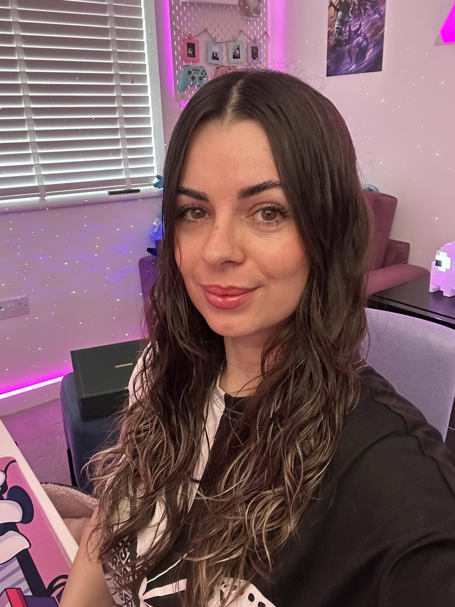 Bom dia!
Nada melhor que uma Verdansk logo cedo, não é?

Cola cmg!
Twitch Pimentarosa