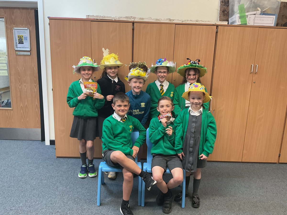 Pendle class have enjoyed break the rules day and the Easter bonnet parade today. 🐣#PendleEPH