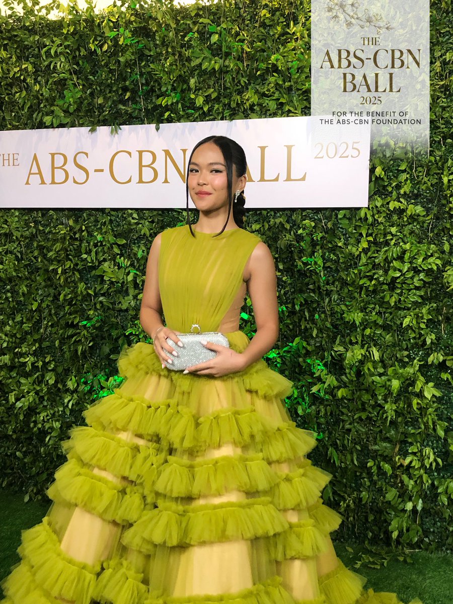 Xsplook1's tweet photo. RAIN CELMAR 💚💚#ABSCBNBall2025 https://t.co/Kj7ORdQhEQ