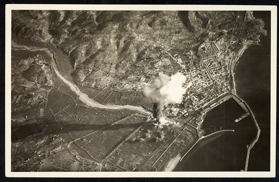 CINEMA | 🎞️ Històries Portuàries 1. L'atac al Thorpeness, 1938. Bombardejos al Port de Tarragona durant la Guerra Civil

➡️Presentació de la càpsula audiovisual

📆 08/04 a 19 h
📍@arxiuport_tgna

ℹ️agenda.tarragona.cat/agenda/histori…