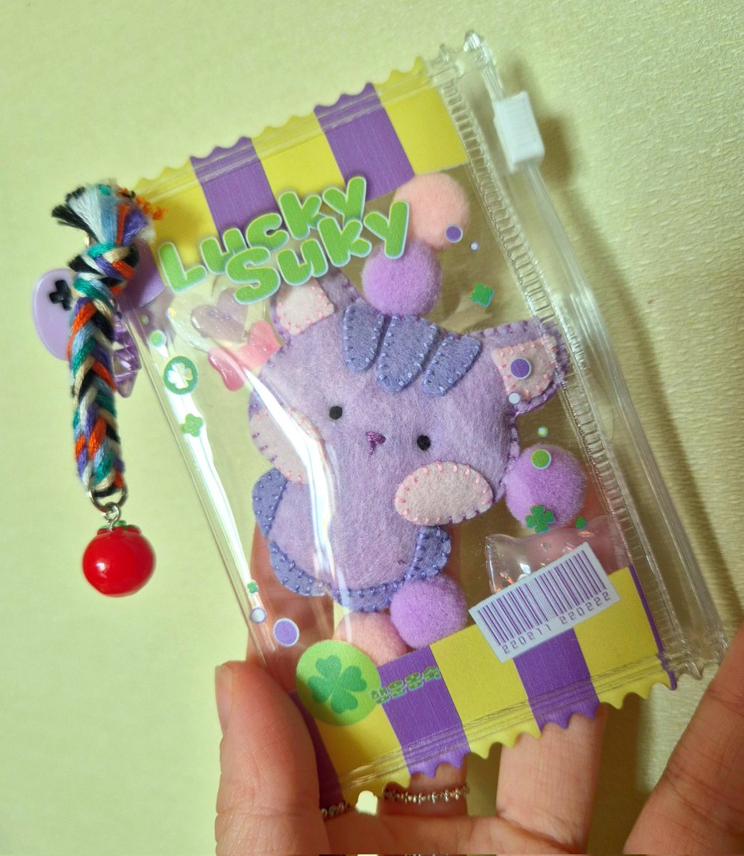 [RT 이벤트]
경사를 기념하여 본 트윗을 알티해주신 3분의 횐님께 원하시는 펠트 클짱을 분양합니다💚 (사인클 계정 한정)

* 추첨: 4월 8일 저녁 *
배송비 제가 부담하며(gs편의점택배), 수제작이기에 배송까지 시간이 좀 걸릴 수 있습니다🥹