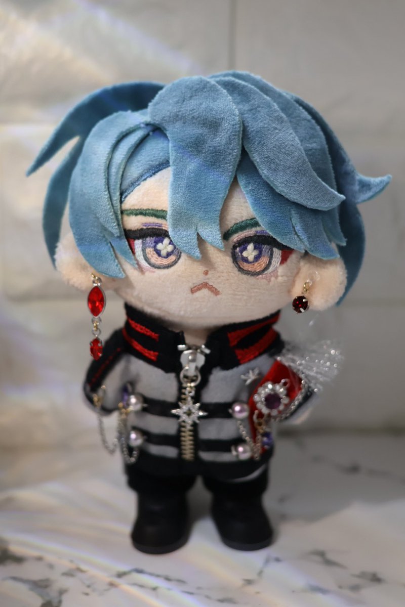  ︎︎

I made a plushie of Freodore :)
フリオくんのぬい完成した〜ｯ💿📌

 ︎︎
 #Freodore 
 #FreoChrome
 #Furimiru
 #自作ぬい